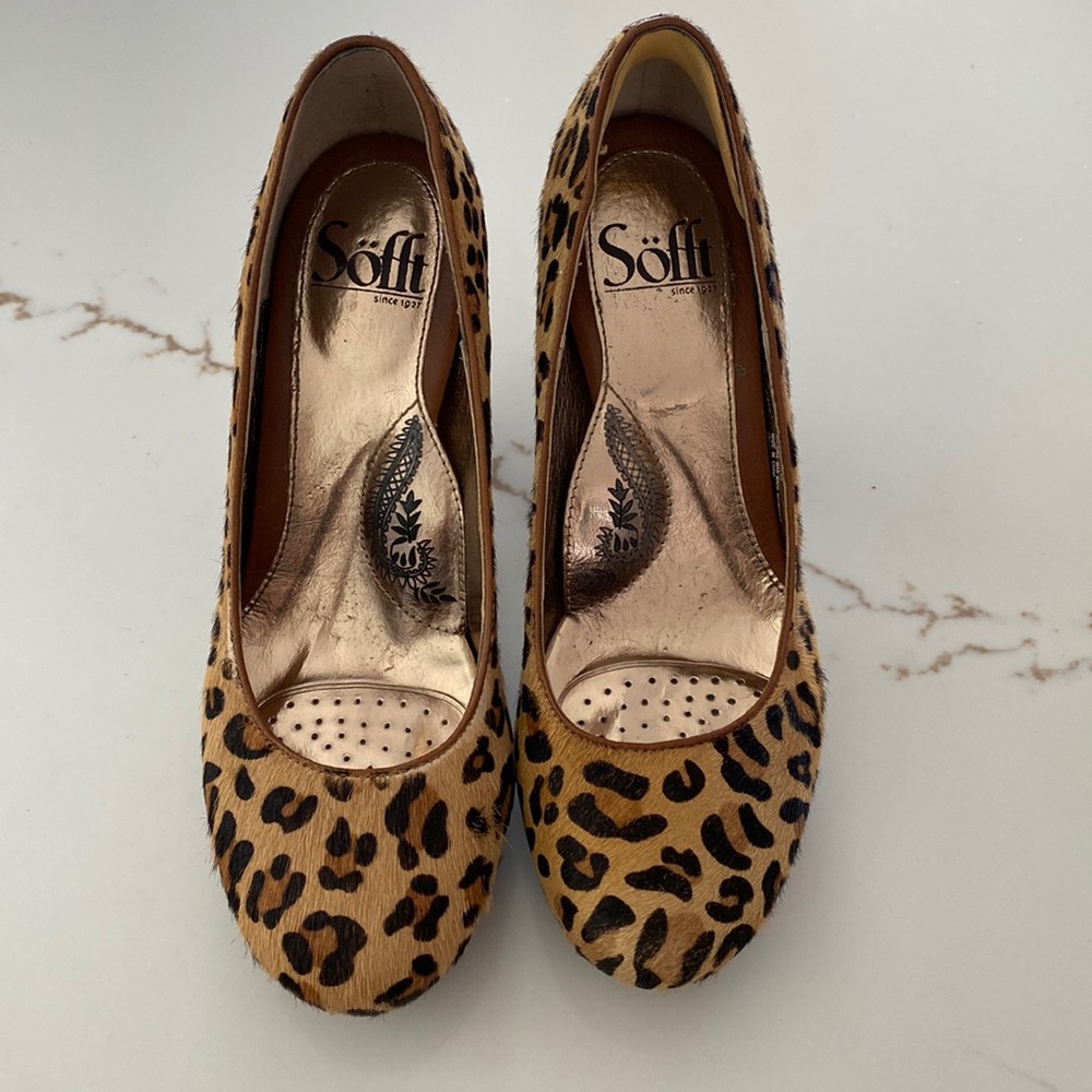 Sofft Broadway leopard horse hair pumps